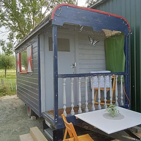 Pipowagen Boerderij De Schans 营地 *