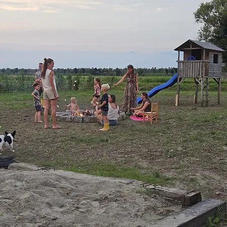 Kemp Pipowagen Boerderij De Schans *